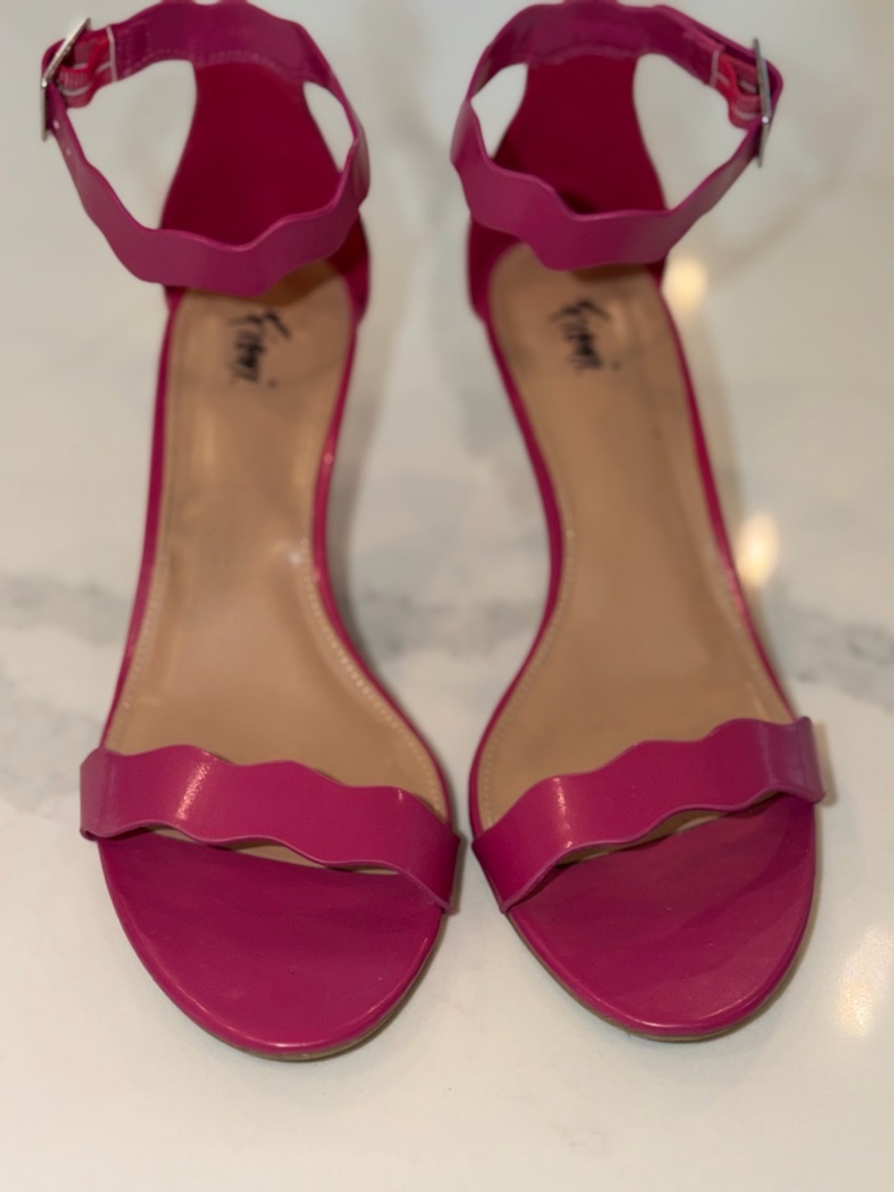 Fioni Pink Scalloped Ankle Strap Heels Size 9 Dress Sandals